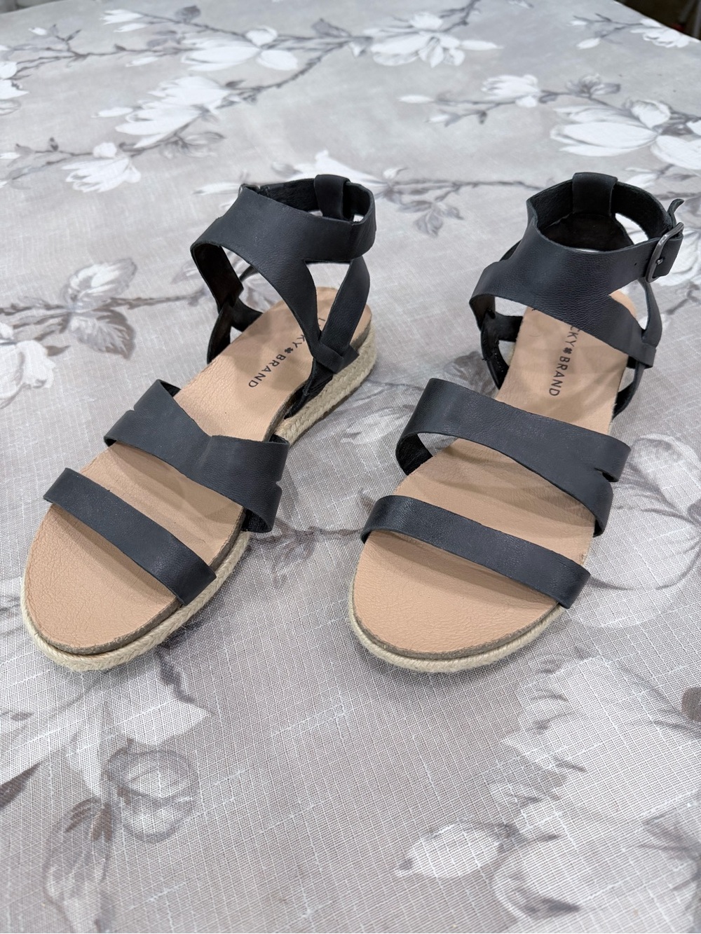 Lucky Brand Black Leather Gladiator Espadrille Sandals Women’s Size 7.5